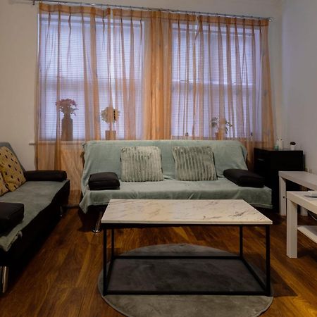 Ocean Waves Apartment Near Bournemouth Beach 外观 照片