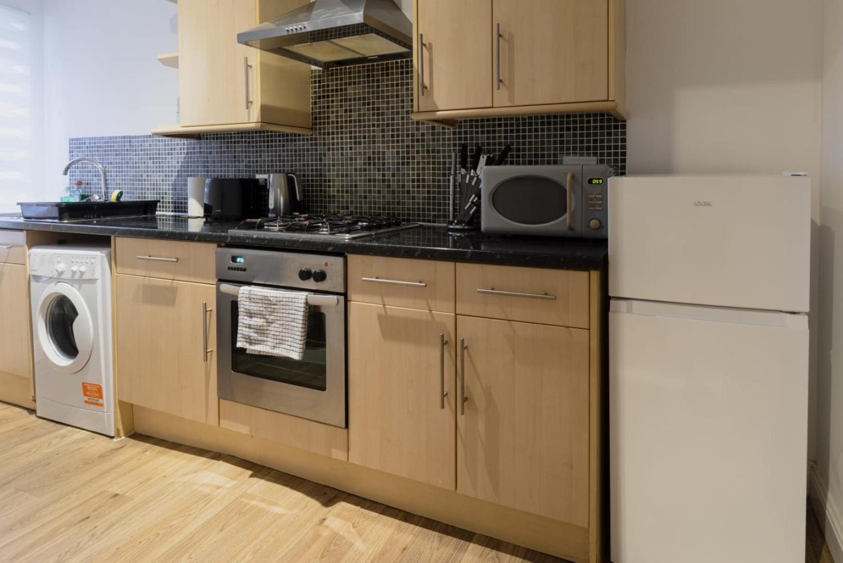 Ocean Waves Apartment Near Bournemouth Beach 外观 照片