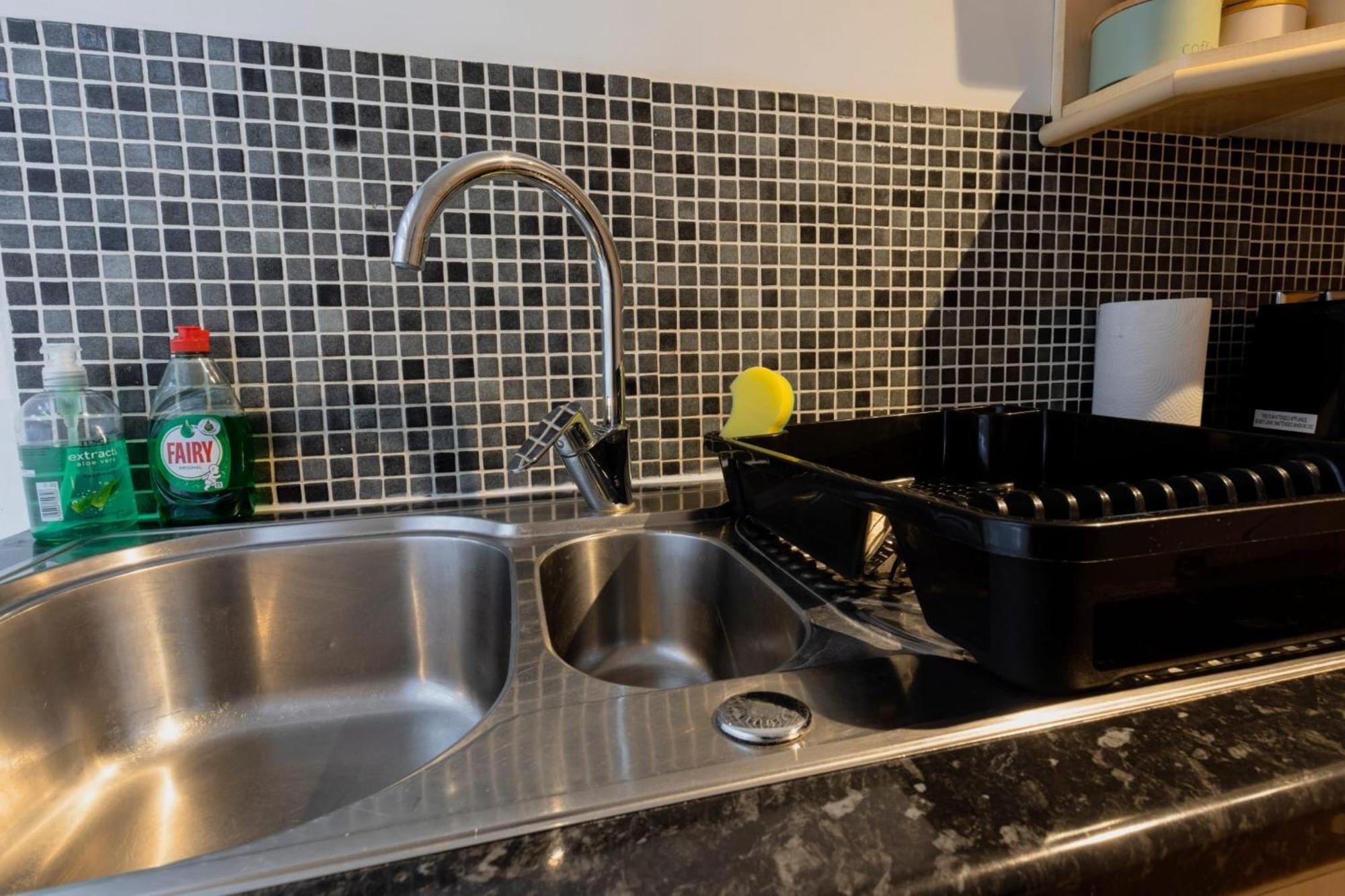 Ocean Waves Apartment Near Bournemouth Beach 外观 照片