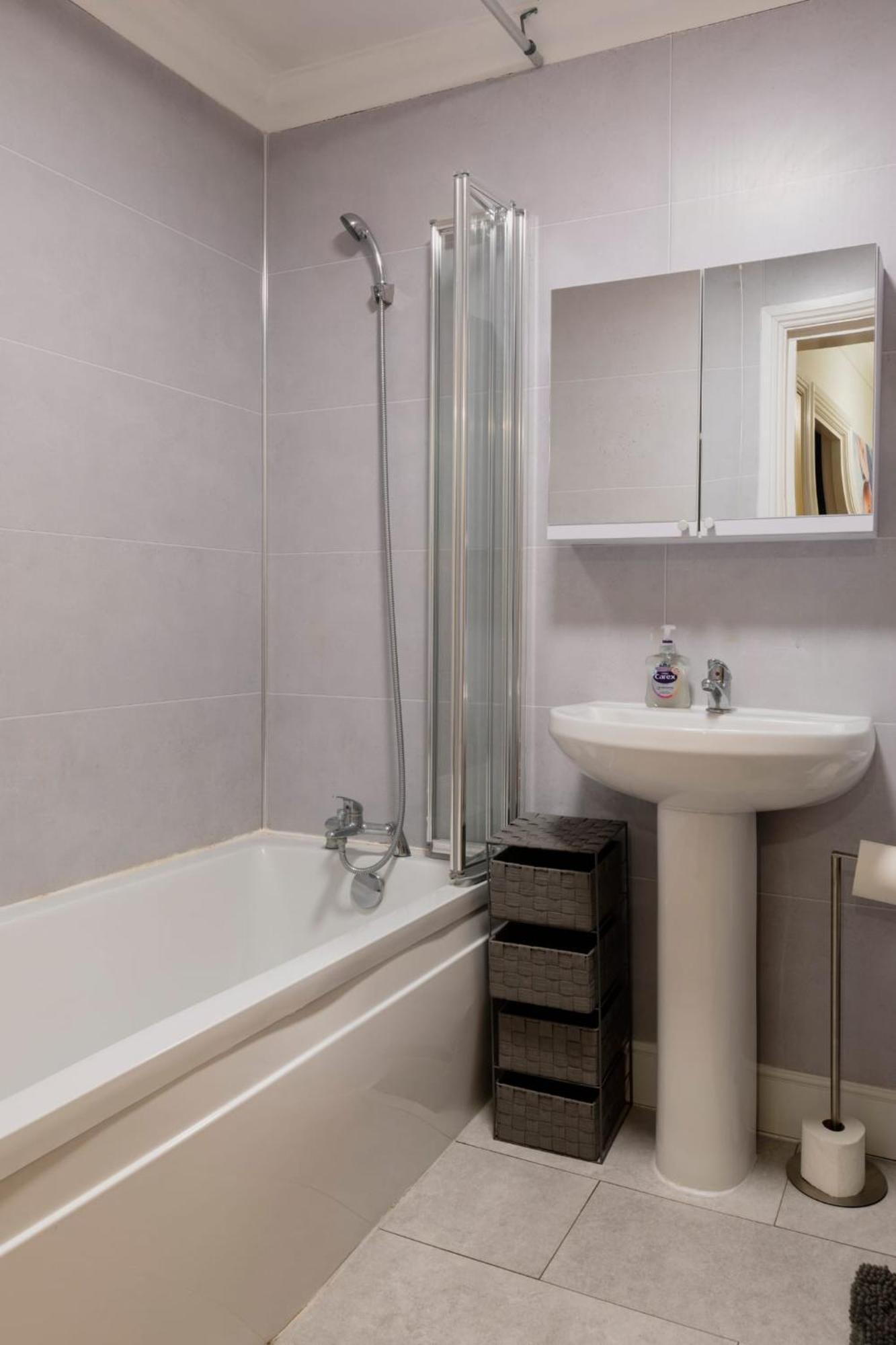 Ocean Waves Apartment Near Bournemouth Beach 外观 照片