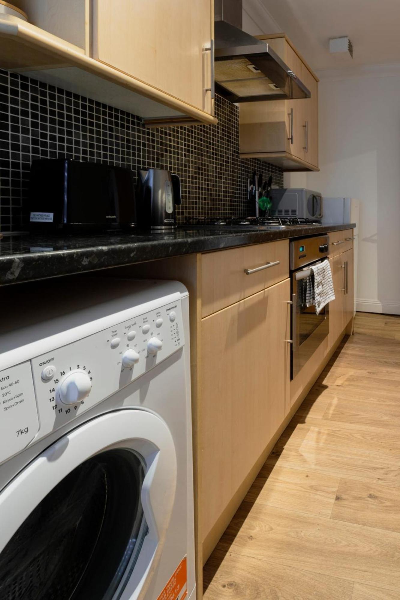Ocean Waves Apartment Near Bournemouth Beach 外观 照片
